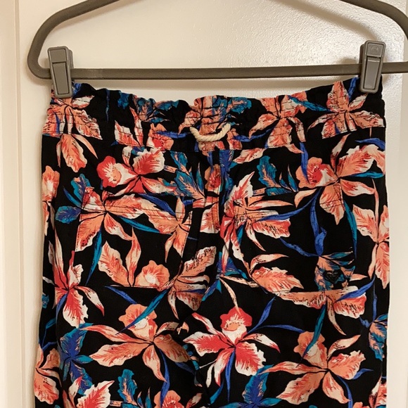 Roxy Floral Pants - Picture 3 of 6
